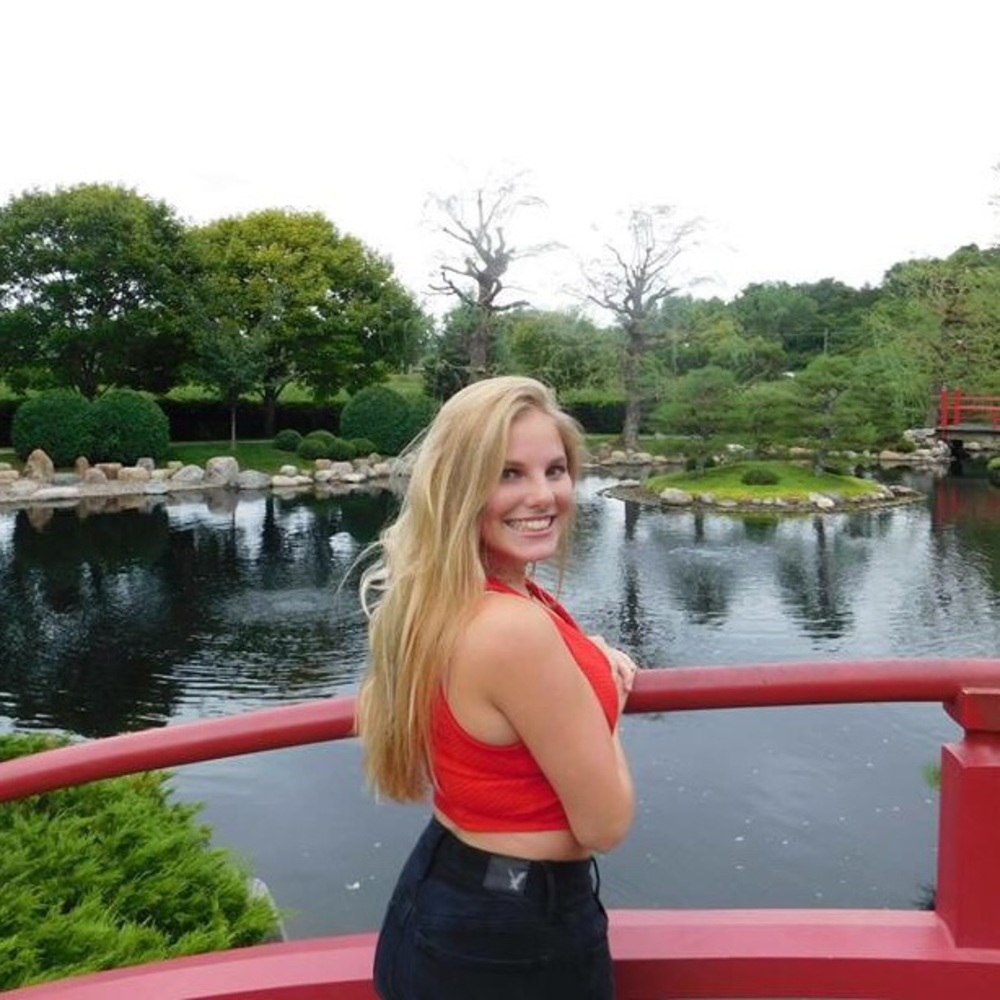 Red crop top. - Picture 3 of 3